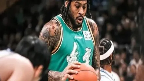 曼城孤军奋战，客场逆袭获胜